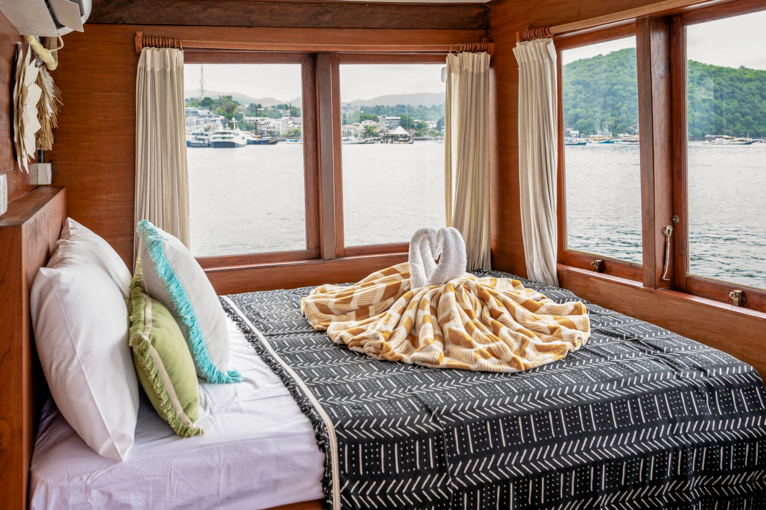 Kanha Loka | Master Ocean View