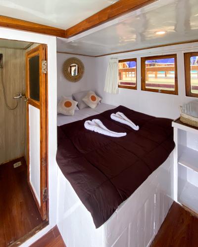 sip-privatecabin2doublebed-2