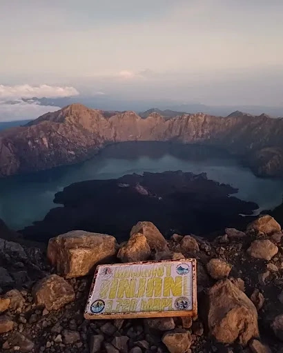 Amos Ho_review_webp_001