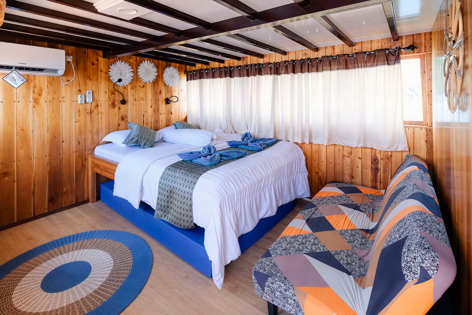 Arfisyana-MasterCabin1-2