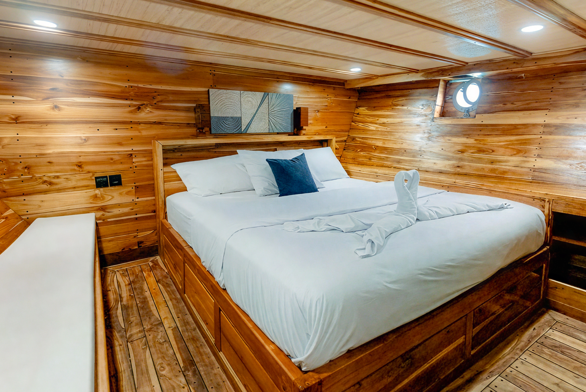 The Kadatua room on Barakati