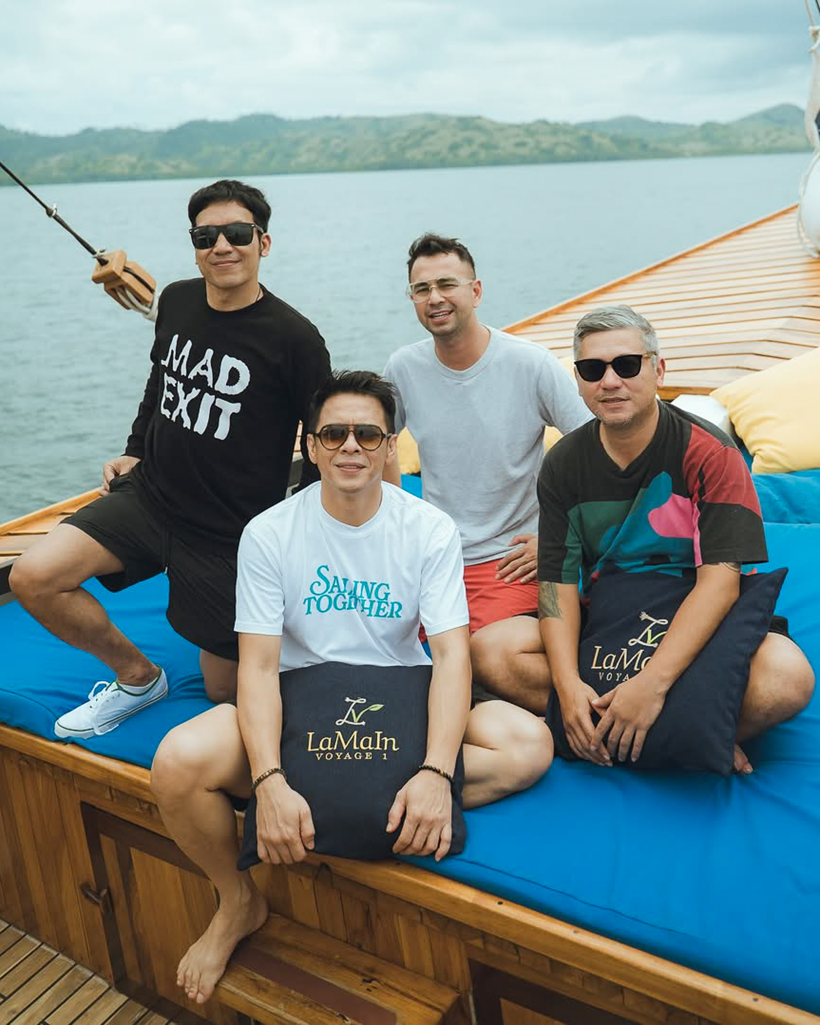 LaMainVoyagesI-Boat-21