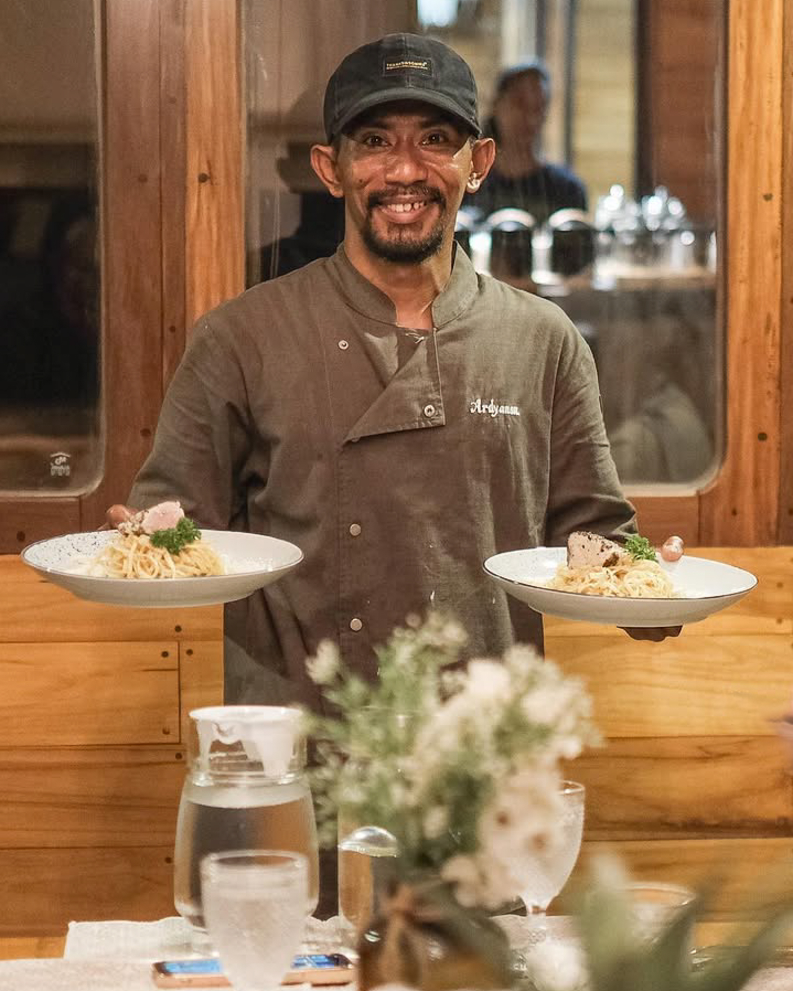 LaMainVoyagesI-Boat-28