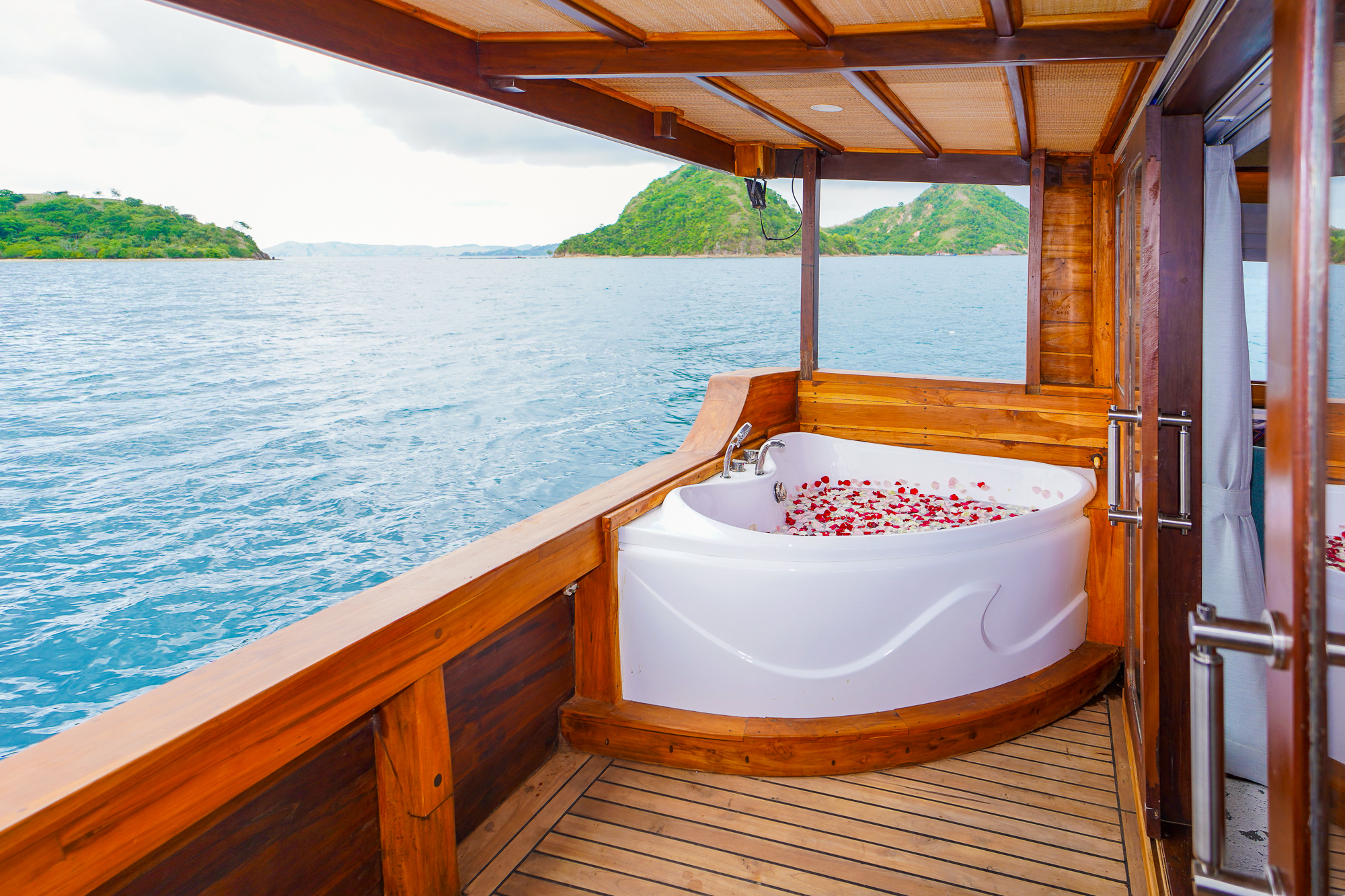 LaMainVoyagesI-Paris-6