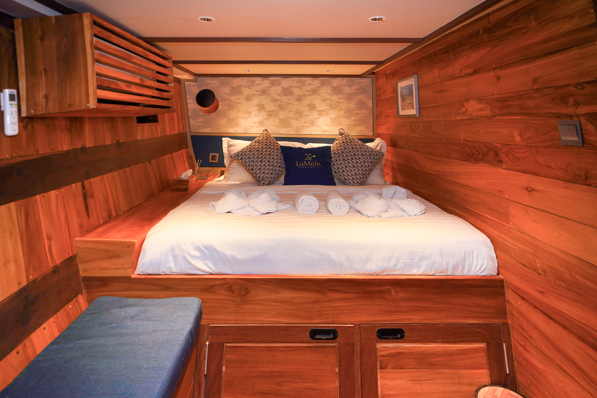 LaMainVoyagesI-Praha-2