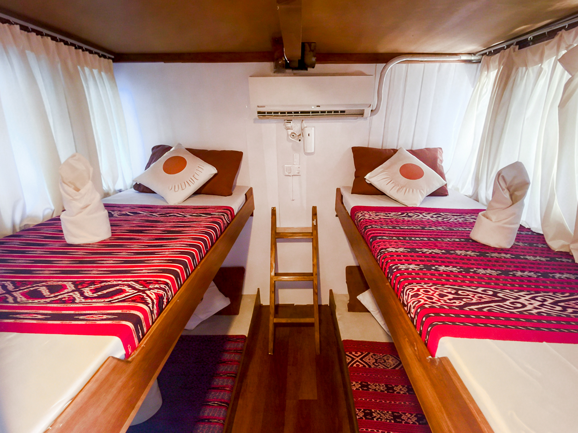 The Cabin 5 room on SIP Liveaboard