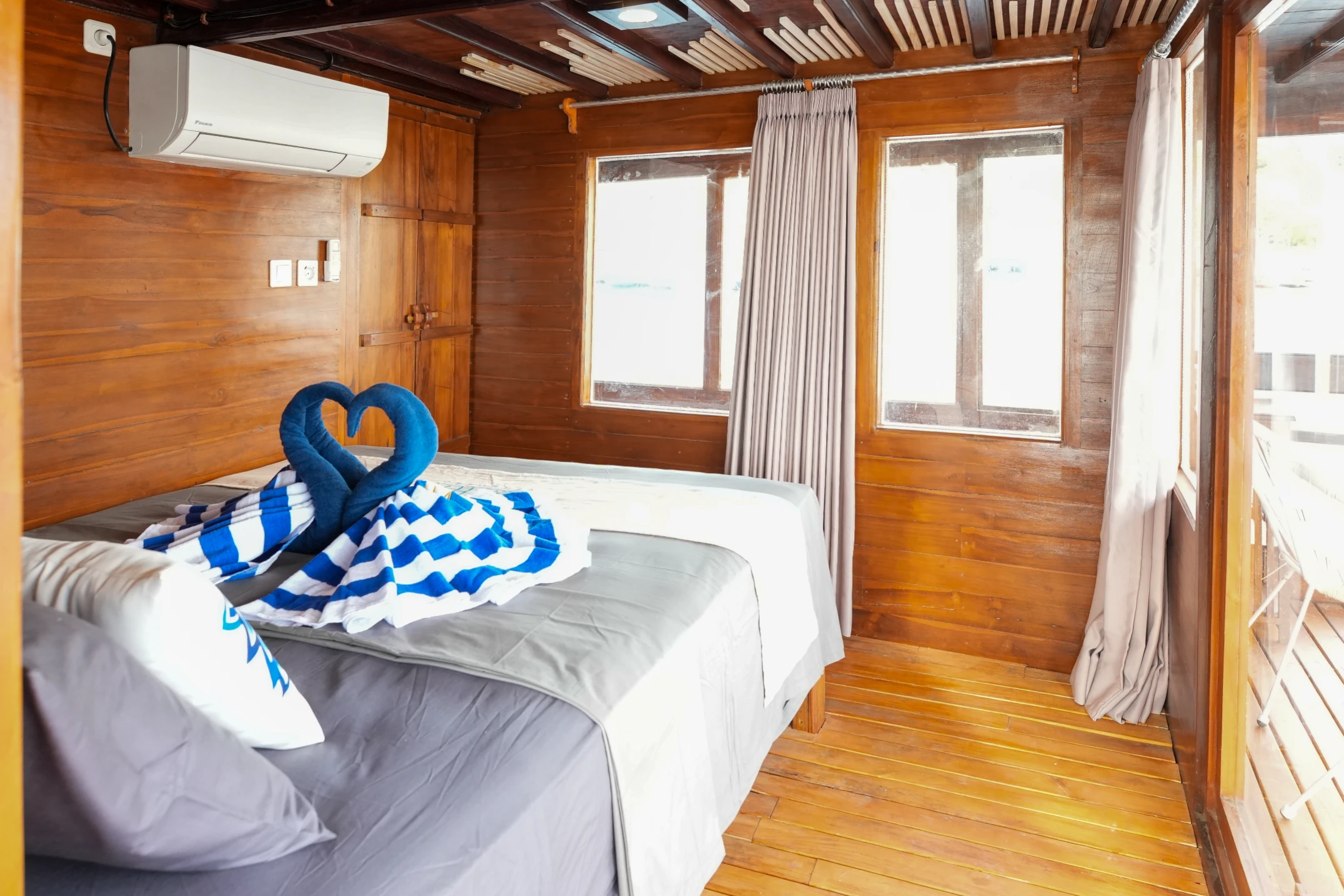 KanhaCitta-GayatriRoom-6