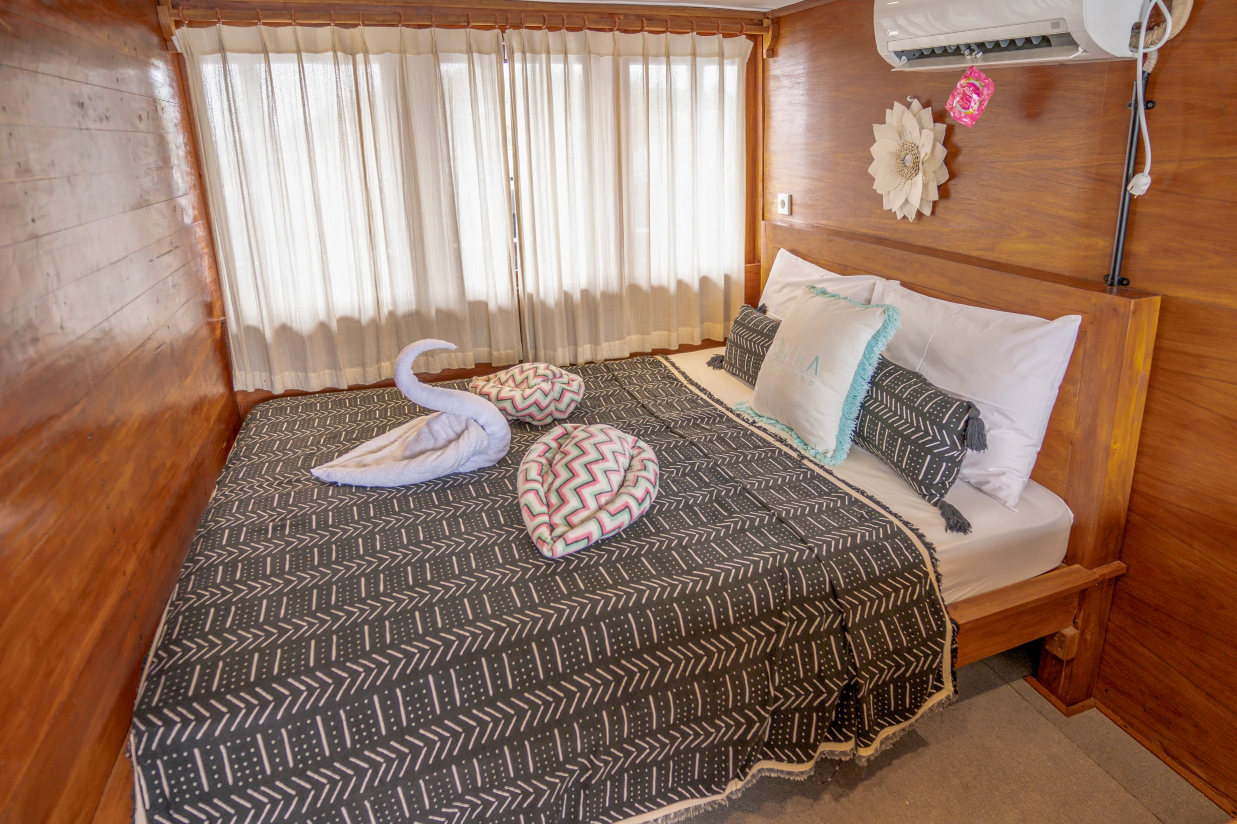 KanhaLoka-DeluxeOcean-4